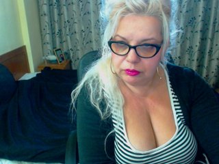 Live sex webcam photo for SonyaHotMilf #287962094