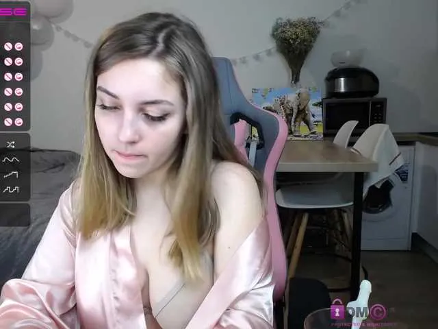 Live sex webcam photo for twinklevi #241275550