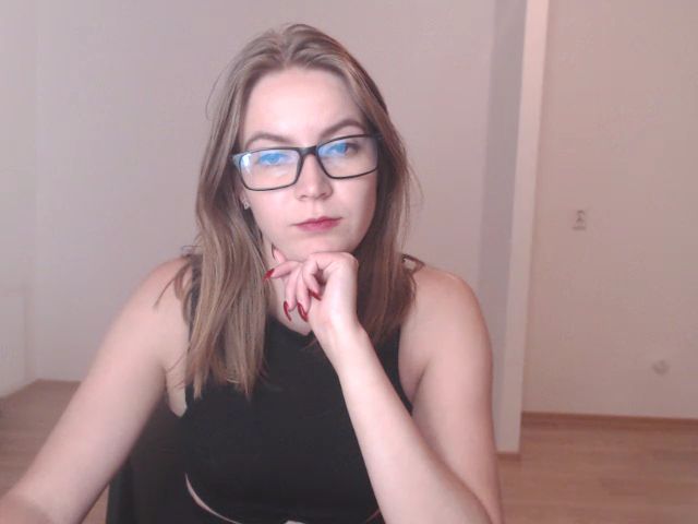 Live sex webcam photo for ALESSA_MOON #256095842