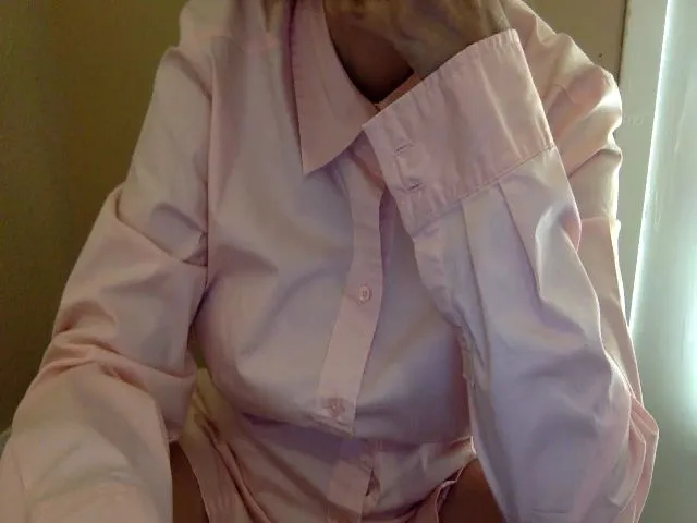 Live sex webcam photo for DeValentina #253549393