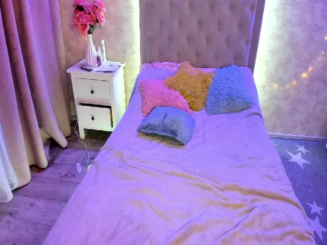 Live sex webcam photo for AliceOk #261640955