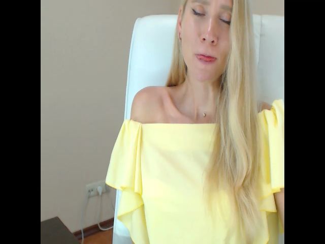 Live sex webcam photo for Miss_Sylvia #255690491