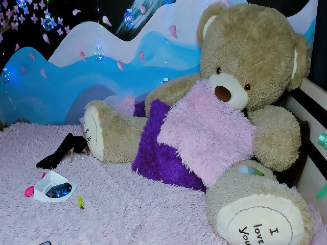 Live sex webcam photo for Charming_Nuka #254561892