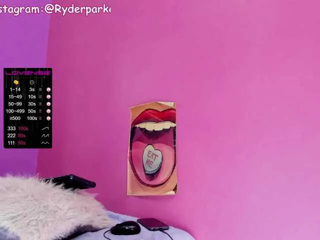 Live sex webcam photo for RyderParker #241250446