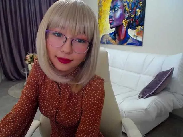 Live sex webcam photo for SoftHeartbeat #240929663