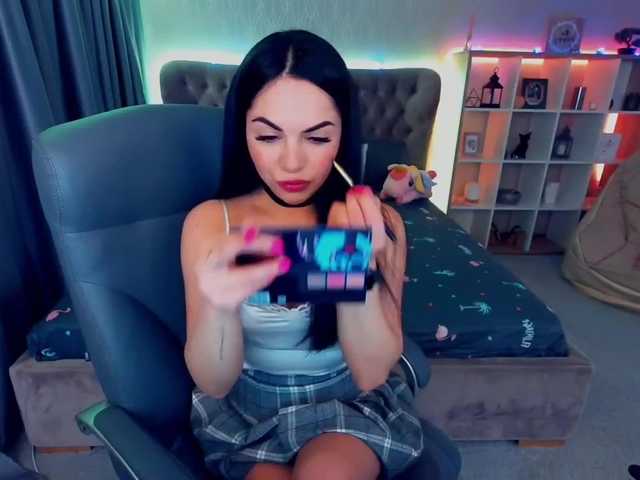 Live sex webcam photo for RayLenee #241406203