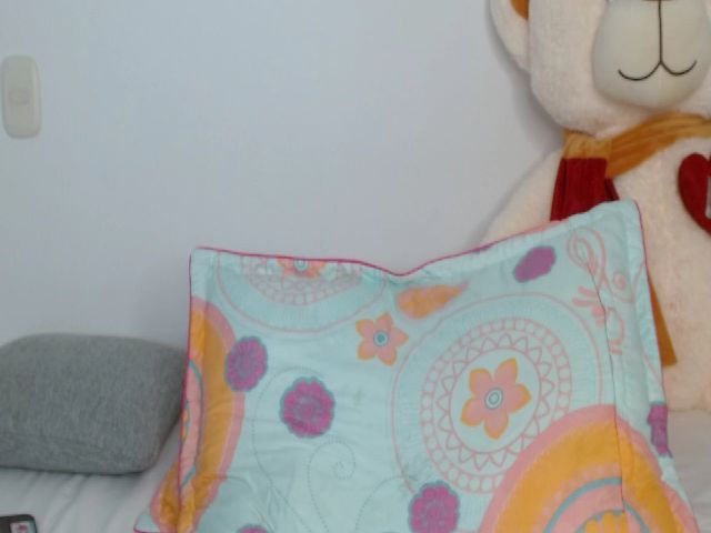 Live sex webcam photo for lina_castillo #257286561