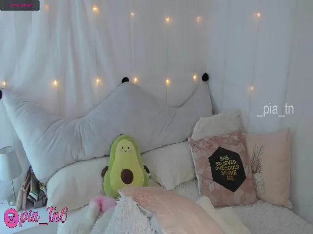 Live sex webcam photo for Pia_tn #261034937