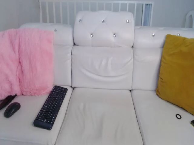 Live sex webcam photo for Alessandra_69 #254189624