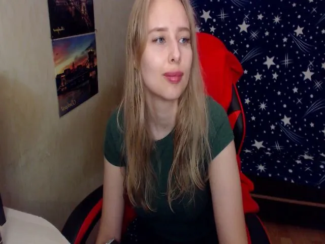 Live sex webcam photo for JessyGinger #255843737
