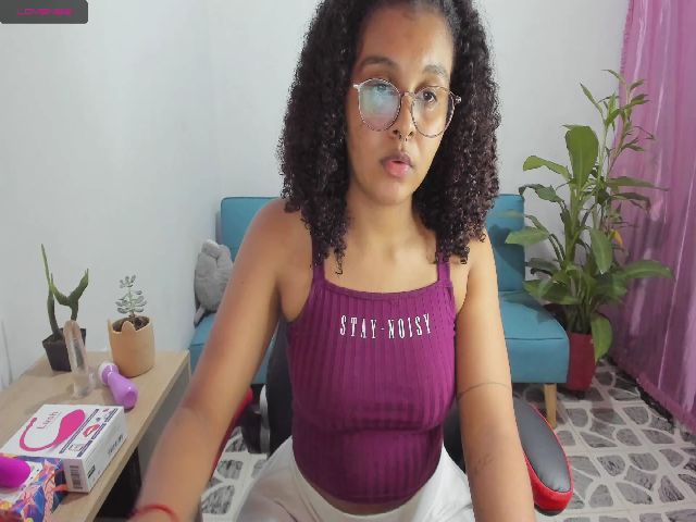 Live sex webcam photo for ZldnLeah #262915867