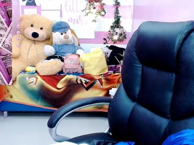 Live sex webcam photo for GlendaHolt #261729985