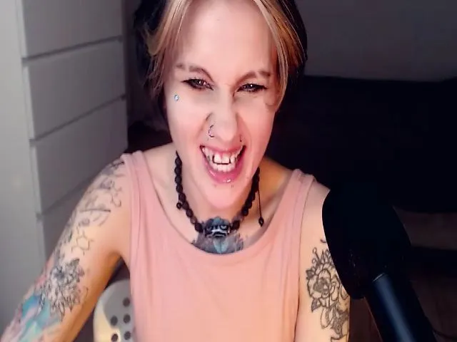 Live sex webcam photo for Hella_Hell #264367867
