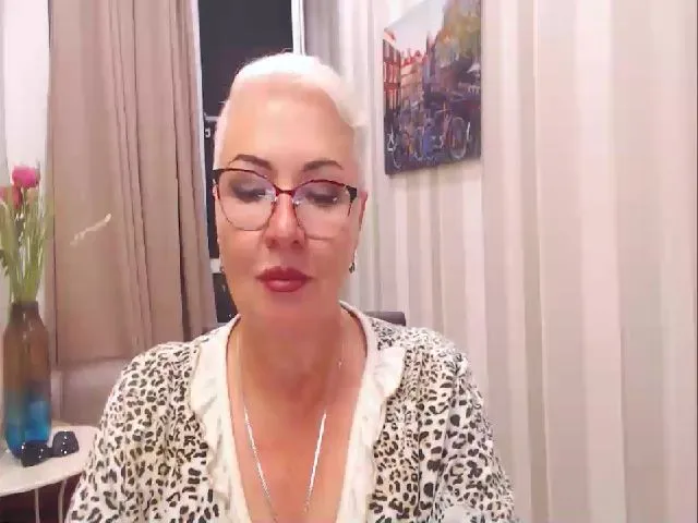 Live sex webcam photo for LadyXAnna #252285576