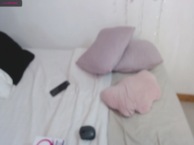 Live sex webcam photo for GiaElliot #255651947