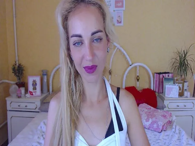 Live sex webcam photo for AdelinJensen #261931514