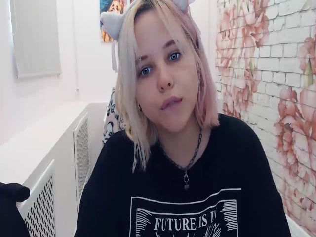 Live sex webcam photo for Helokit #258487120