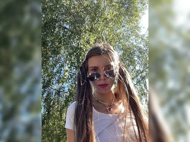 Live sex webcam photo for kika-Co #259924973