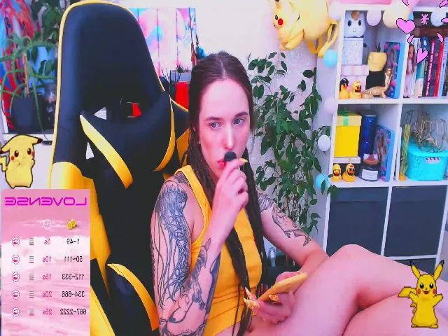 Live sex webcam photo for JinjerMoon #255634091
