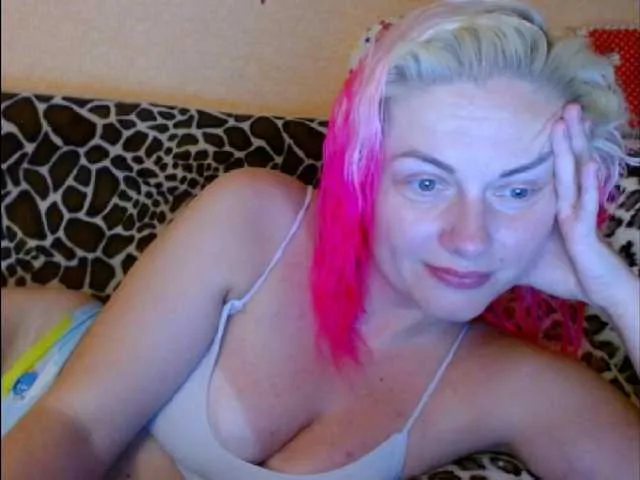Live sex webcam photo for melek-7250 #251953717