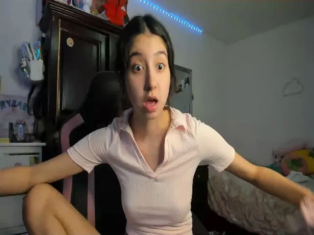 Live sex webcam photo for Cherrycute666 #262502405