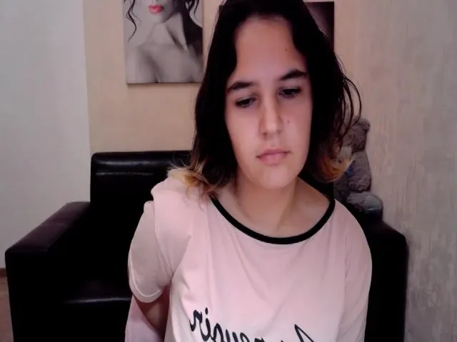 Live sex webcam photo for Erin_Holmes #256915219