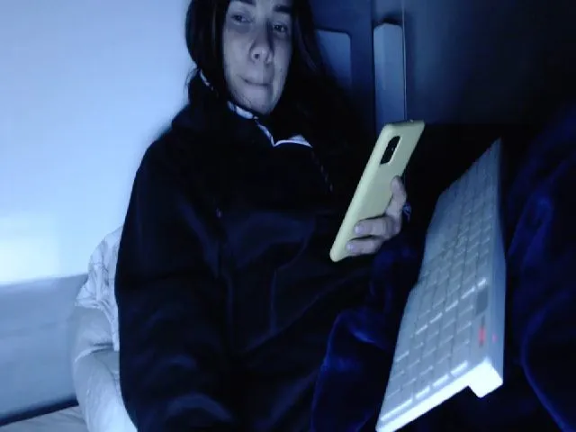Live sex webcam photo for Joanne7 #260425654