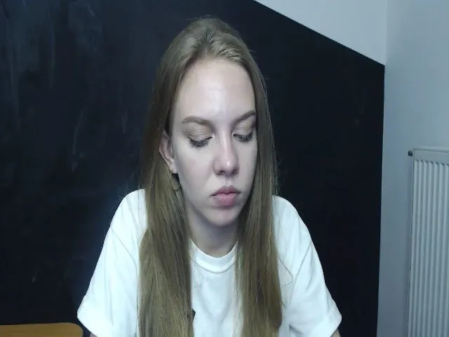 Live sex webcam photo for HappySecret_ #264428485