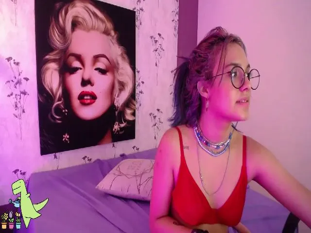 Live sex webcam photo for Spaaarkie #257103353