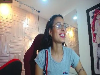 Live sex webcam photo for Anaiss_10 #251661901