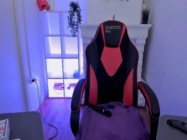 Live sex webcam photo for HelenCarter #257206067