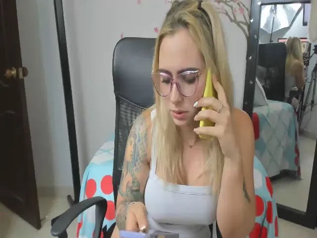 Live sex webcam photo for Angel_grey_ #264492769