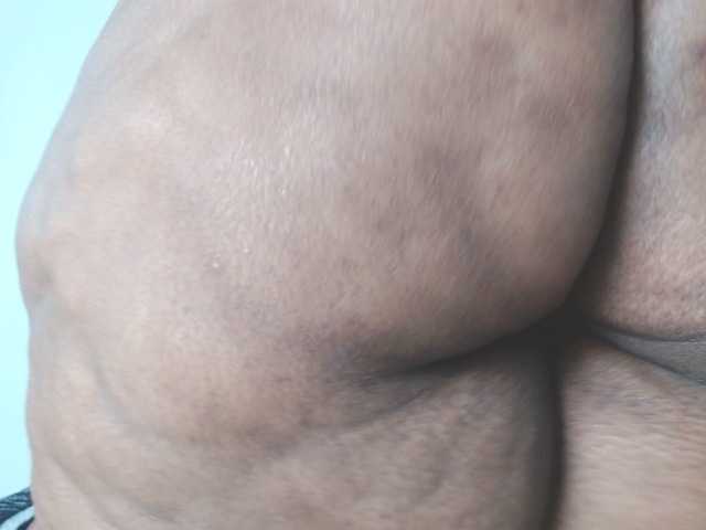 Live sex webcam photo for monicggold #242672732