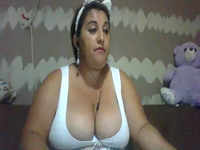 Live sex webcam photo for BigBreastsMia #260920835