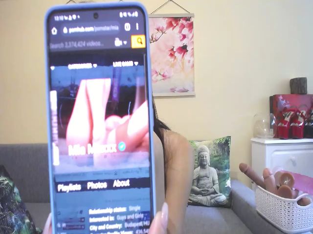 Live sex webcam photo for MiaMaxxx #264854821