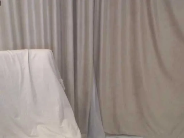 Live sex webcam photo for HelenBerg #242974157