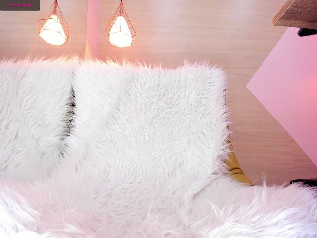 Live sex webcam photo for AnneRicci_ #256884754