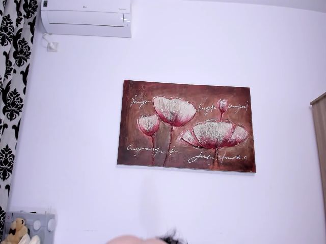 Live sex webcam photo for Charlotte4u #252566675