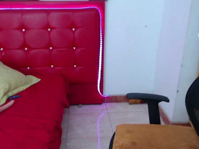 Live sex webcam photo for katrina-sex69 #265053572