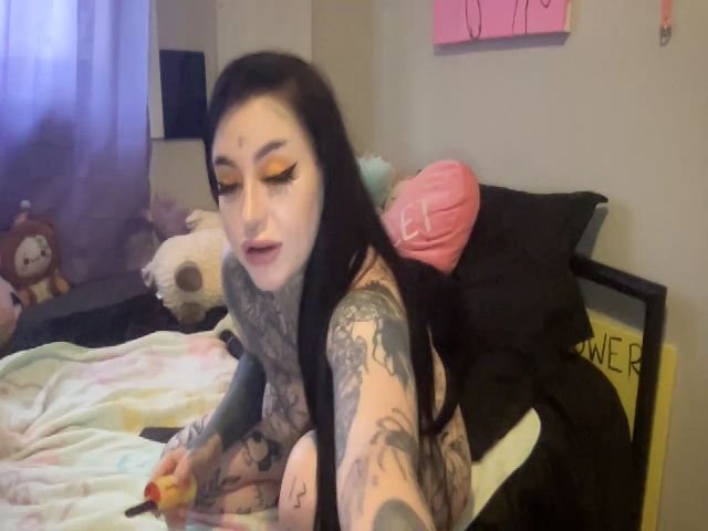 Live sex webcam photo for TATTOOBAMBI #258819580