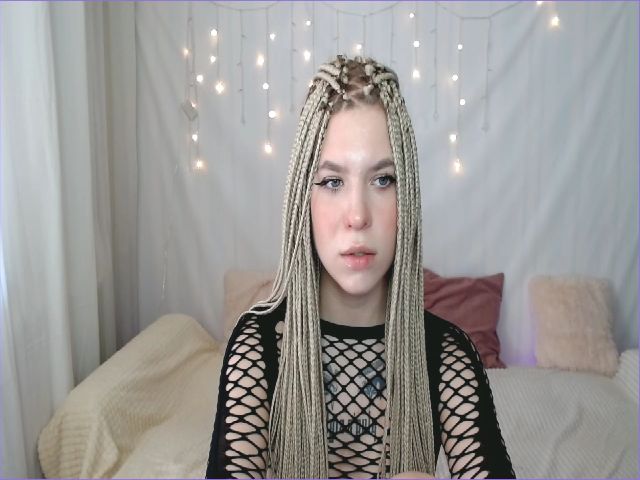 Live sex webcam photo for Aidra__Foxxx #253002643