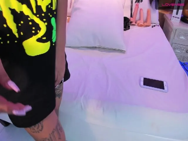 Live sex webcam photo for CandyLaw_ #256262089