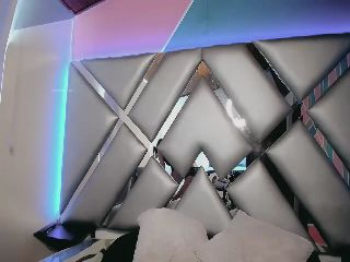 Live sex webcam photo for Luna_candyy #251975295