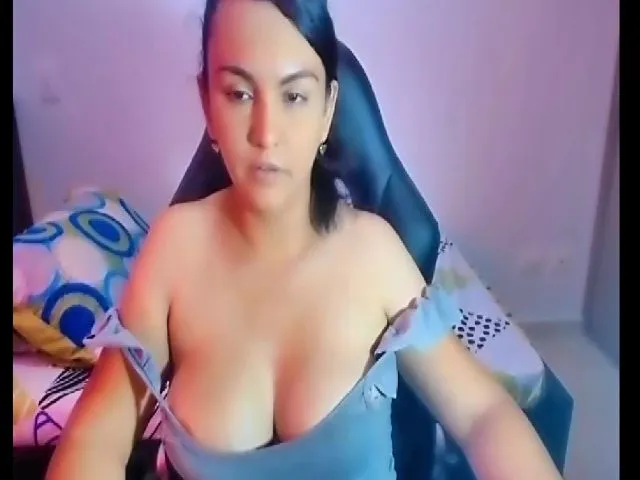 Live sex webcam photo for Sweeetx69 #262297610