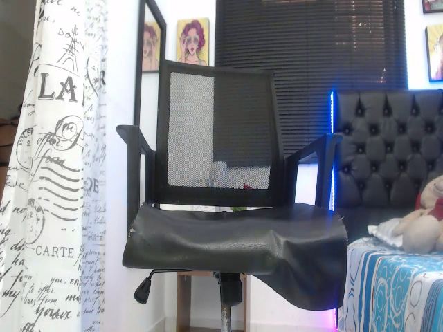 Live sex webcam photo for Andrea_acker #260107531