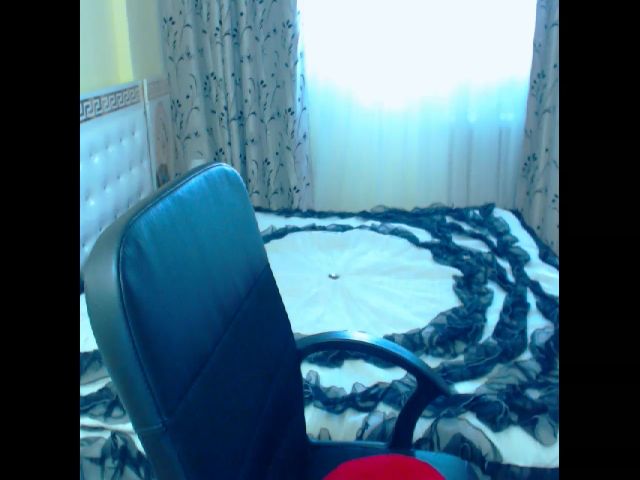 Live sex webcam photo for SonyaHotMilf #260712295