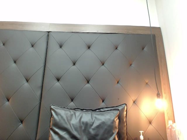 Live sex webcam photo for AnaSaenz #259627393