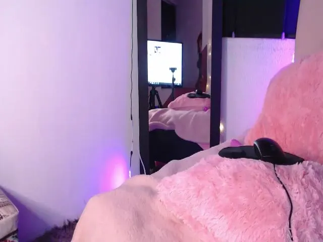 Live sex webcam photo for vodkila #260236402