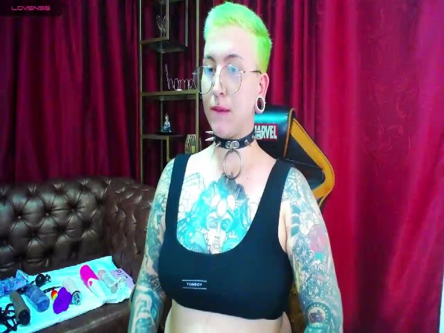 Live sex webcam photo for Amy_Ink69 #255374955