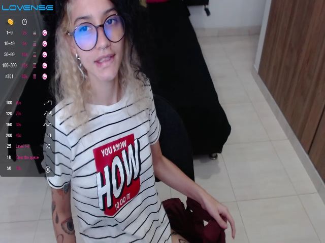 Live sex webcam photo for Myzore #259019252